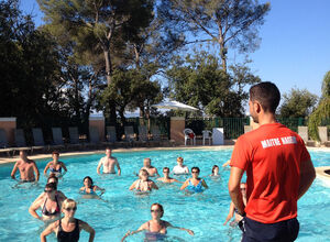 Hyères Aquatic gebied verwarmd zwembad Animatie aquagym