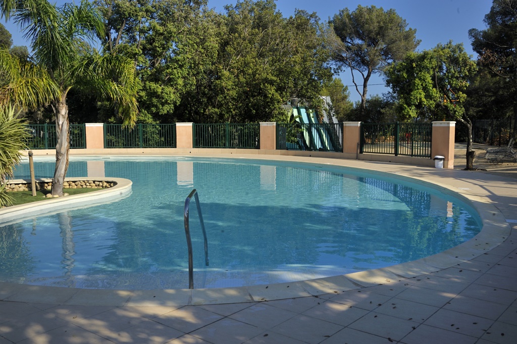 French Riviera water park verwarmd zwembad weekend met vrienden