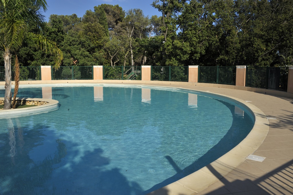 Hyères weekend verwarmde zwembaden familie met vrienden