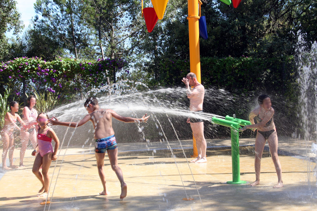 Familie vakantie Aquatic gebied verwarmd zwembad