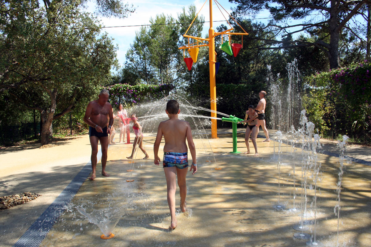 Toulon Waterpark Waterspel Vakantie kinderen Vrienden