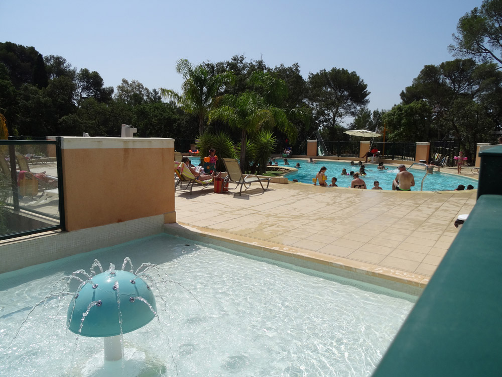 Verwarmd kinderzwembad verwarmd zwembad verwarmd zwembad Vakantie kinderen familie