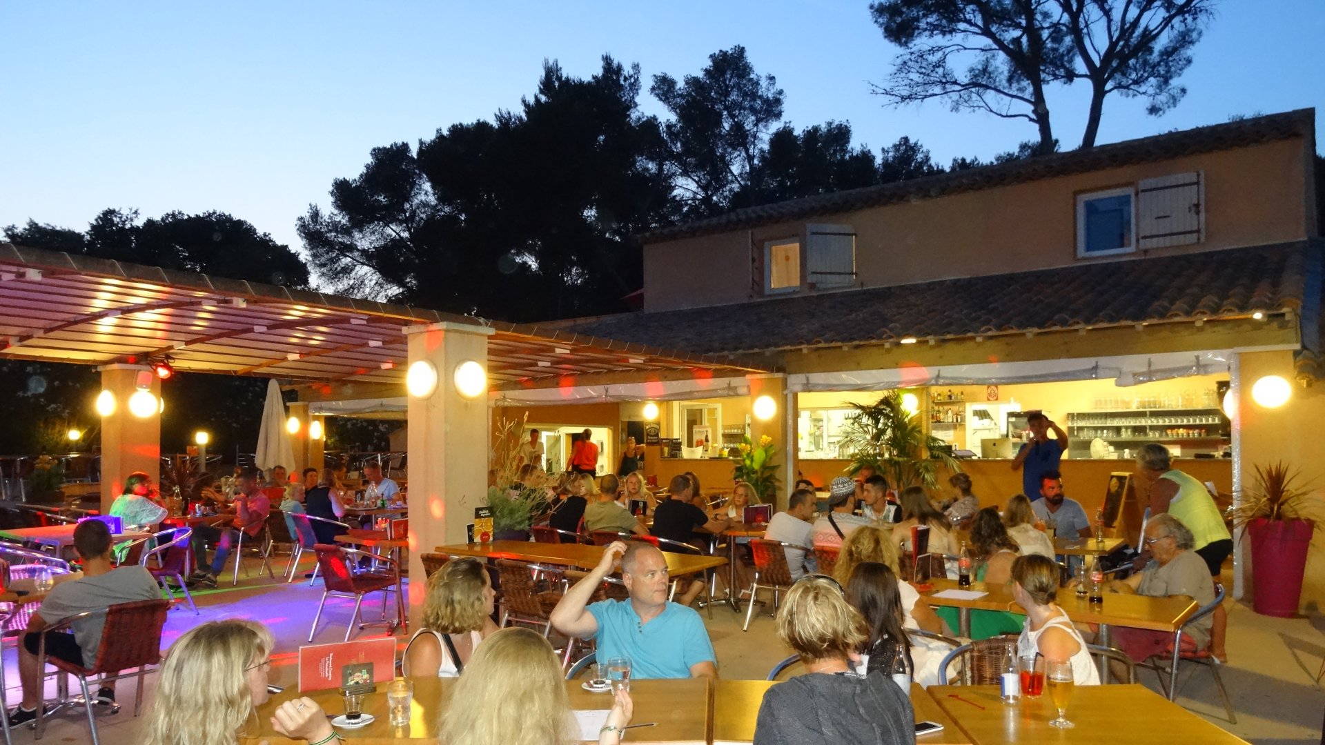 restaurant-camping-3