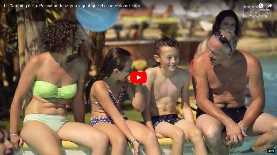 Var camping video met zwemparadijs