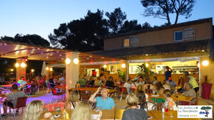 Camping Animatie Vakantie Restaurant Familie Vrienden