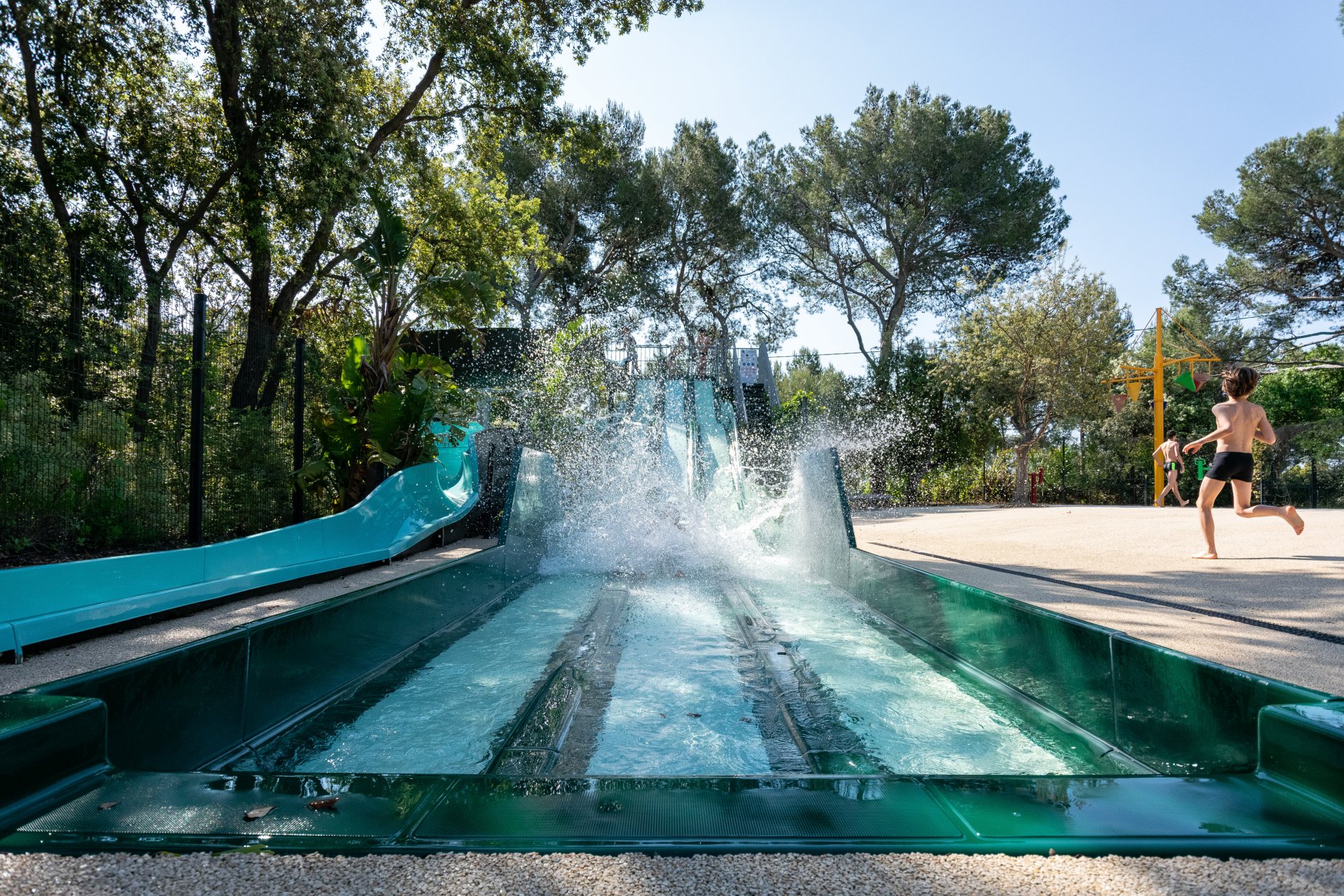 Camping Hyères waterglijbaan zwembad Waterspelletjes