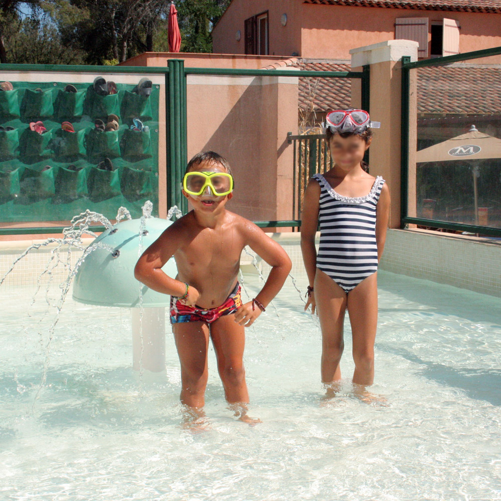 Camping Hyères verwarmd zwembad verwarmd kinderzwembad Kindervakanties