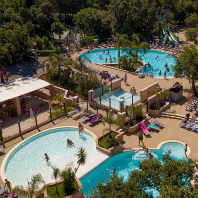 Waterpark / parc aquatique met nieuwe verwarmde zwembaden