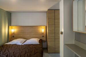 Luxe stacaravan met master bedroom