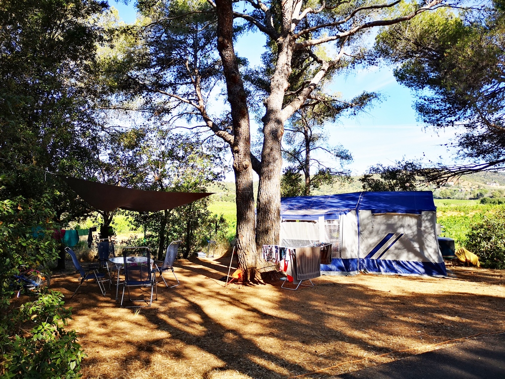 Grote staanplaats voor tent, camper of caravan