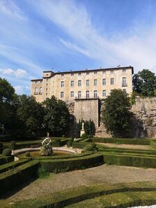 Een cultureel uitstapje vlak bij camping Les Jardins de La Pascalinette