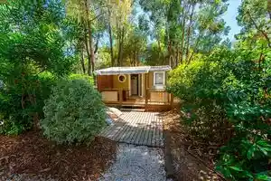 Stacaravan deluxe met 3 slaapkamers in de Provence