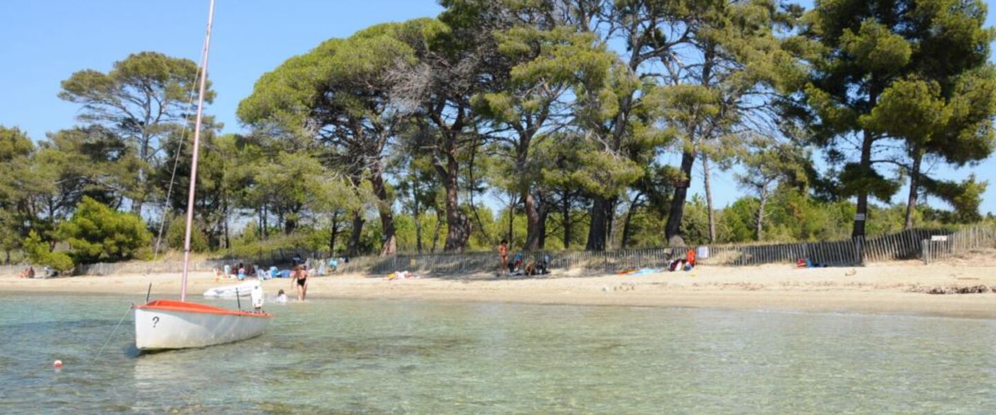 Het strand van Pellegrin in Bormes-les-Mimosas in de Provence