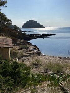 Natuurlijk strand tussen Hyères en Saint-Tropez