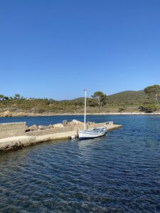 Strand van Léoube aan de kust in de Provence