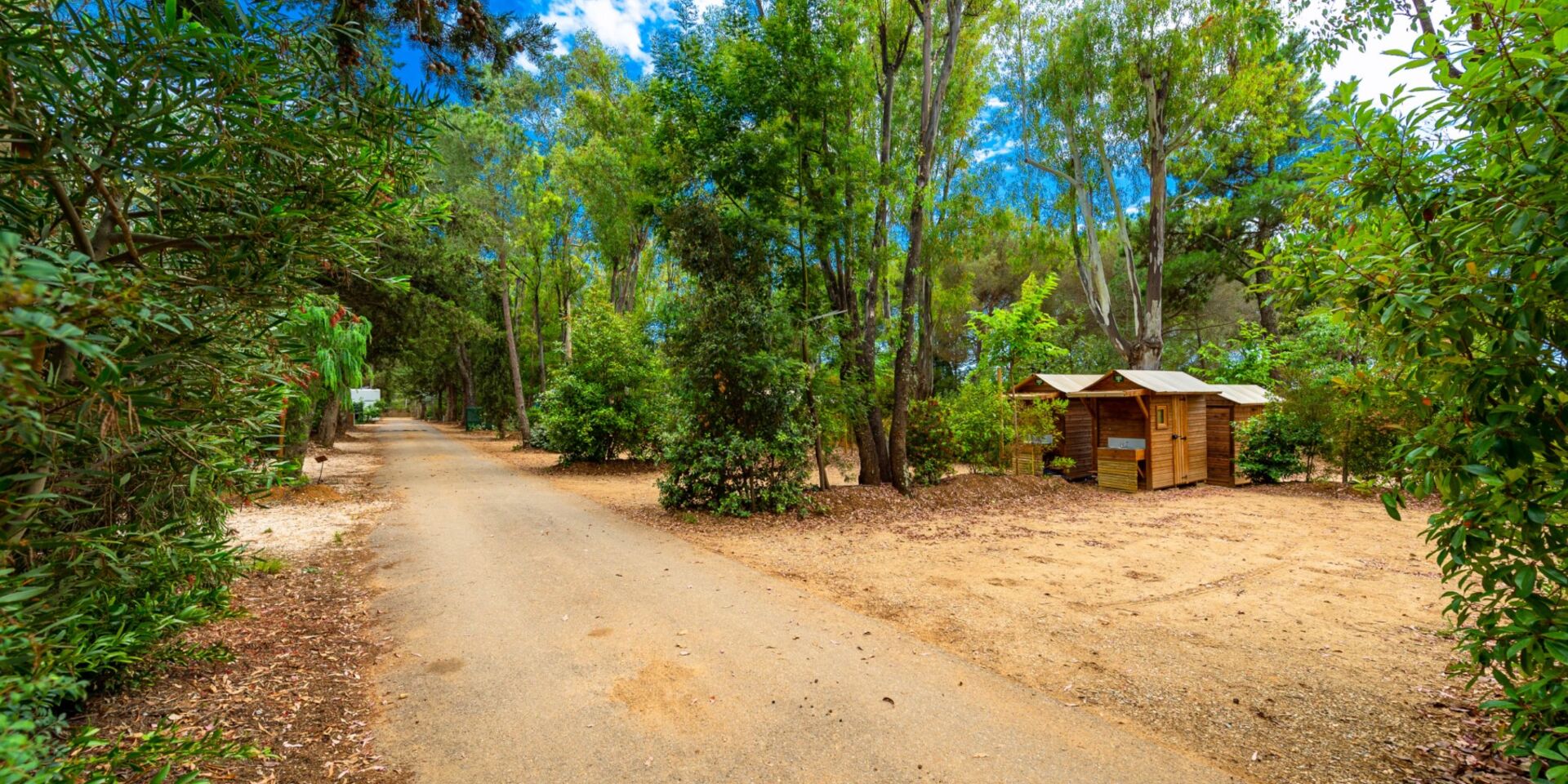 Camping met  sanitair voorzieningen in Zuid-Frankrijk